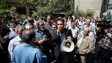 تجمع برخی صنوف سینمایی مقابل وزارت ارشاد / تصاویر