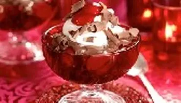 طرز تهیه دسر توت فرنگی
