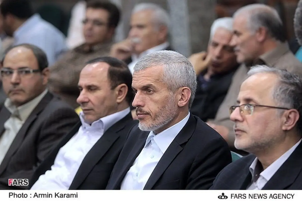 عکس: احمد یزدانفر، محافظ میرحسین موسوی در مراسم سخنرانی حسن روحانی