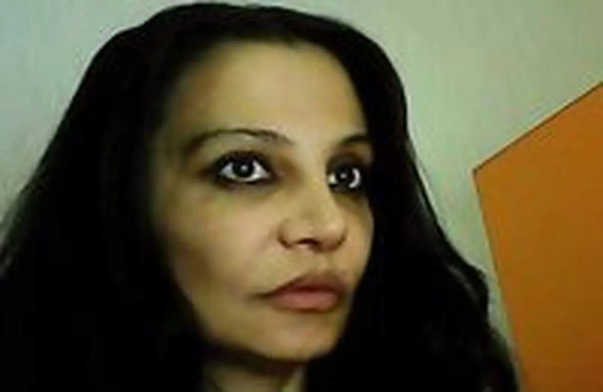 من حاصل ازدواج پنهانی شاه و گوگوش هستم!