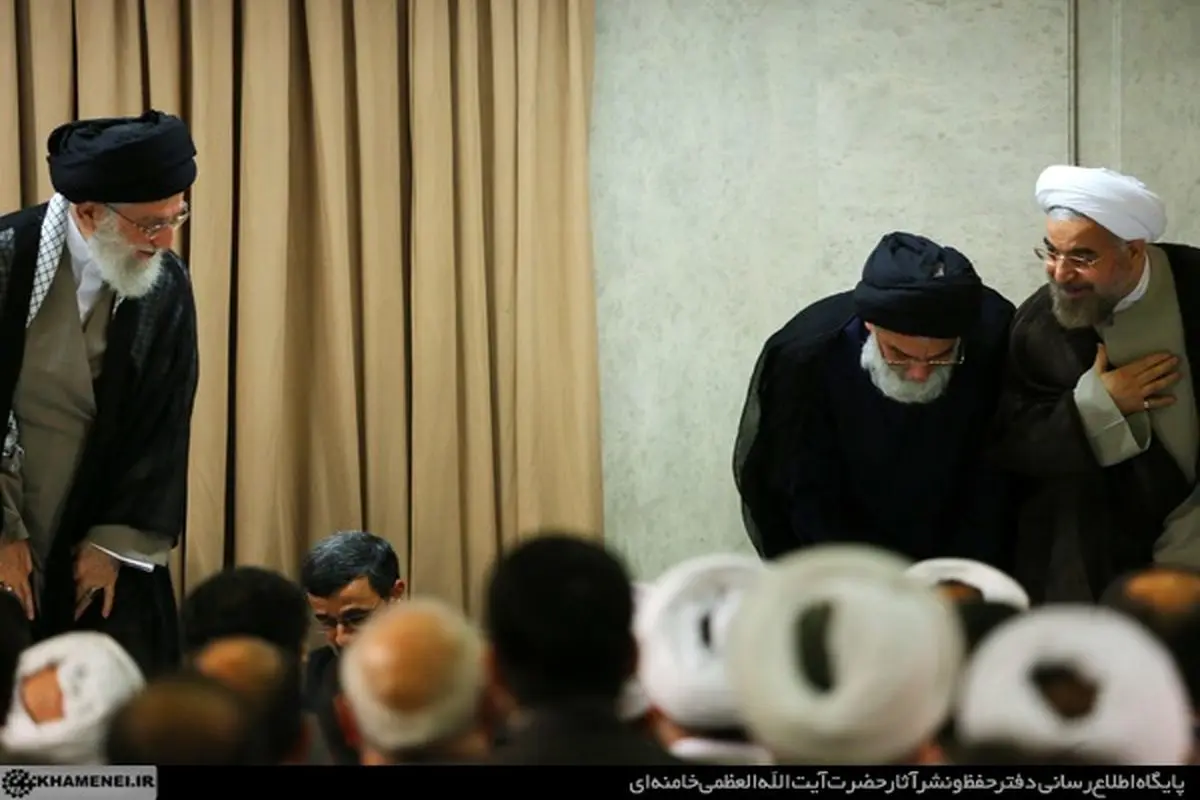 واکنش احمدی نژاد هنگام ورود حسن روحانی/عکس