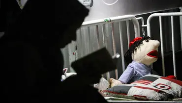 تصاویری تاثر انگیز از شب قدر در کنار کودکان بیمار