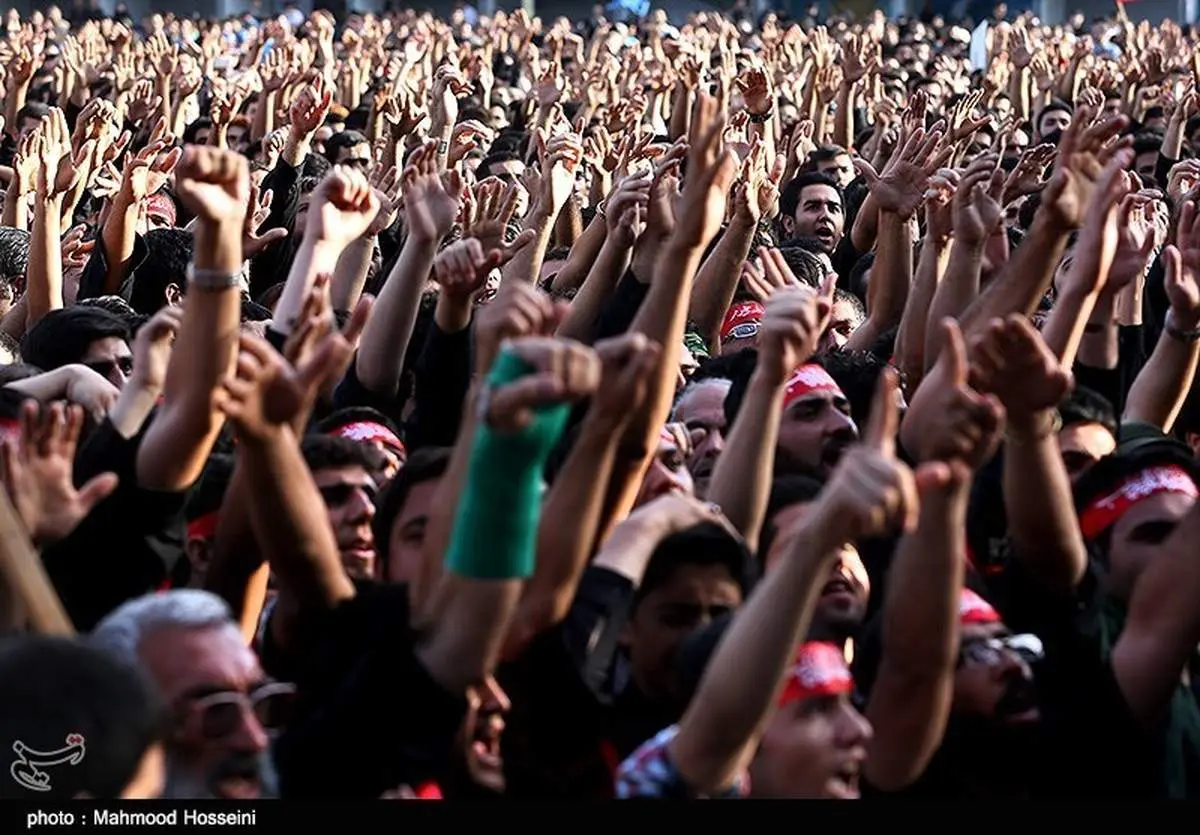 اجتماع بزرگ مدافعان حرم در روز شهادت حضرت علی (ع) در میدان امام حسین(ع) تهران/تصاویر