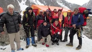 همنورد سه کوهنورد ایرانی: مصاحبه‌ها را می‌خوانم می‌سوزم