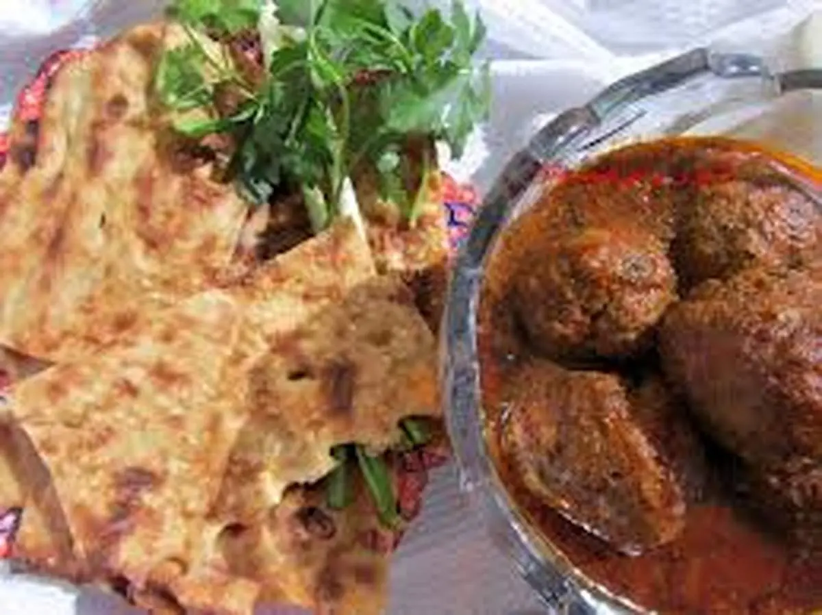 قرمزه نخودچی؛ غذای اصفهانی