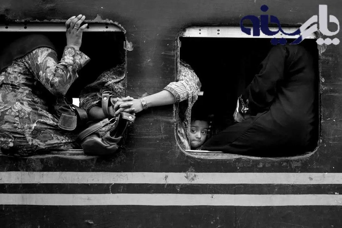 تصاویر/ سوار شدن قطار به سبک هندی