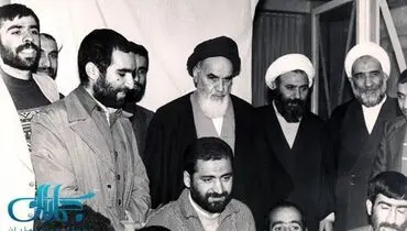 عکس یادگاری اعضای دفتر امام خمینی