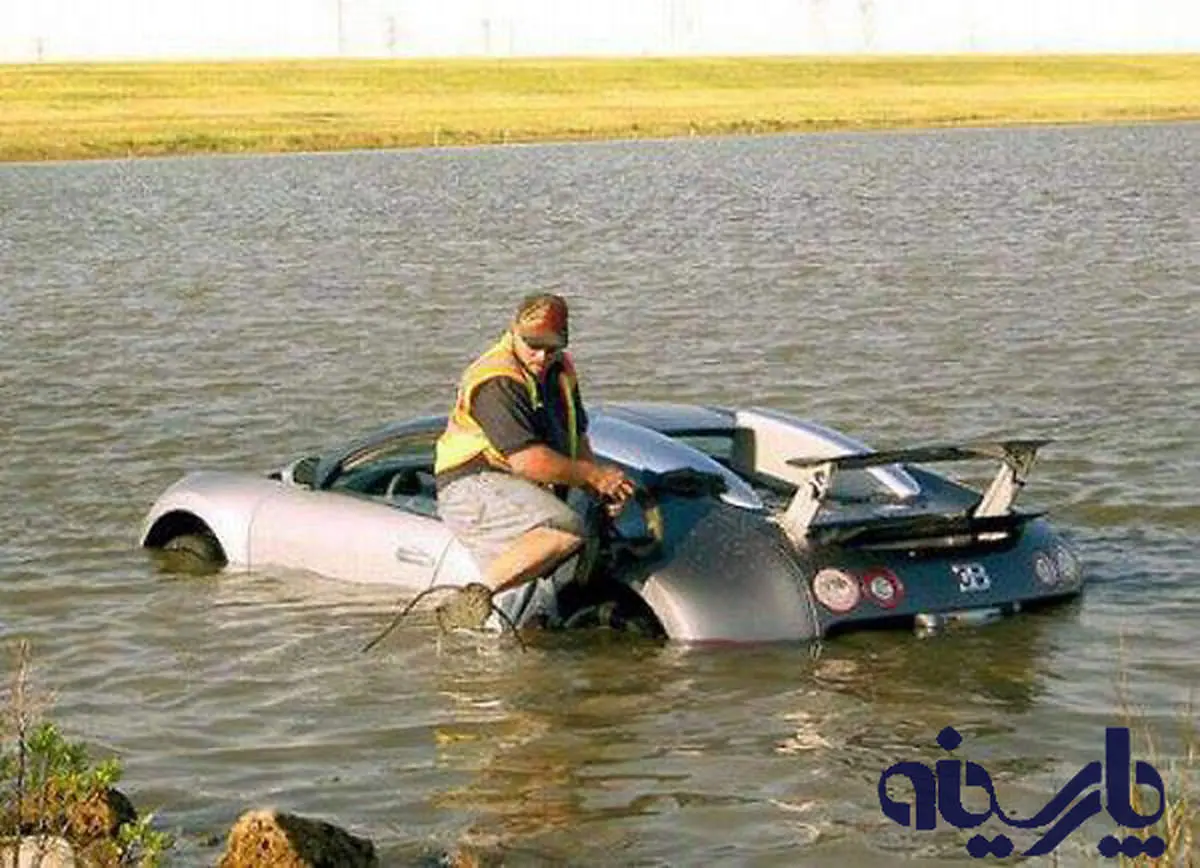 عکس/ غرق شدن بوگاتی