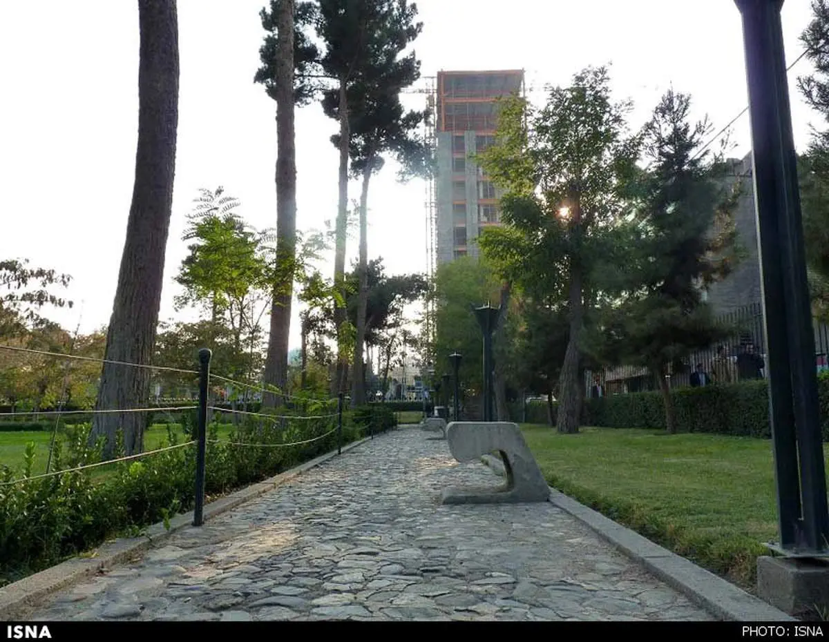 تعرض به حریم آرامگاه نادرشاه افشار