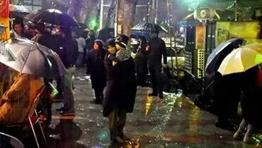 عکس/ عزاداران زیر باران