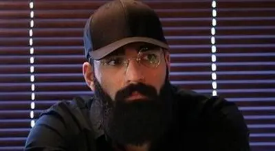 اولین تصاویر از حمید صفت در پشت صحنه «بامداد خمار» منتشر شد + عکس
