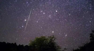 لحظه تماشایی ثبت شده از ماه و زهره و زحل در گرگ‌ و میش زمستان + عکس