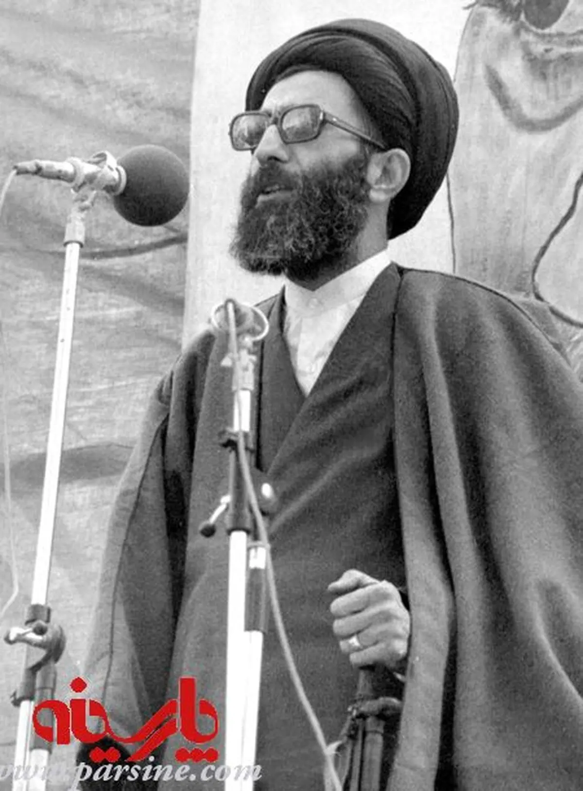 امامان جمعه چه سلاحی به دست می گیرند؟