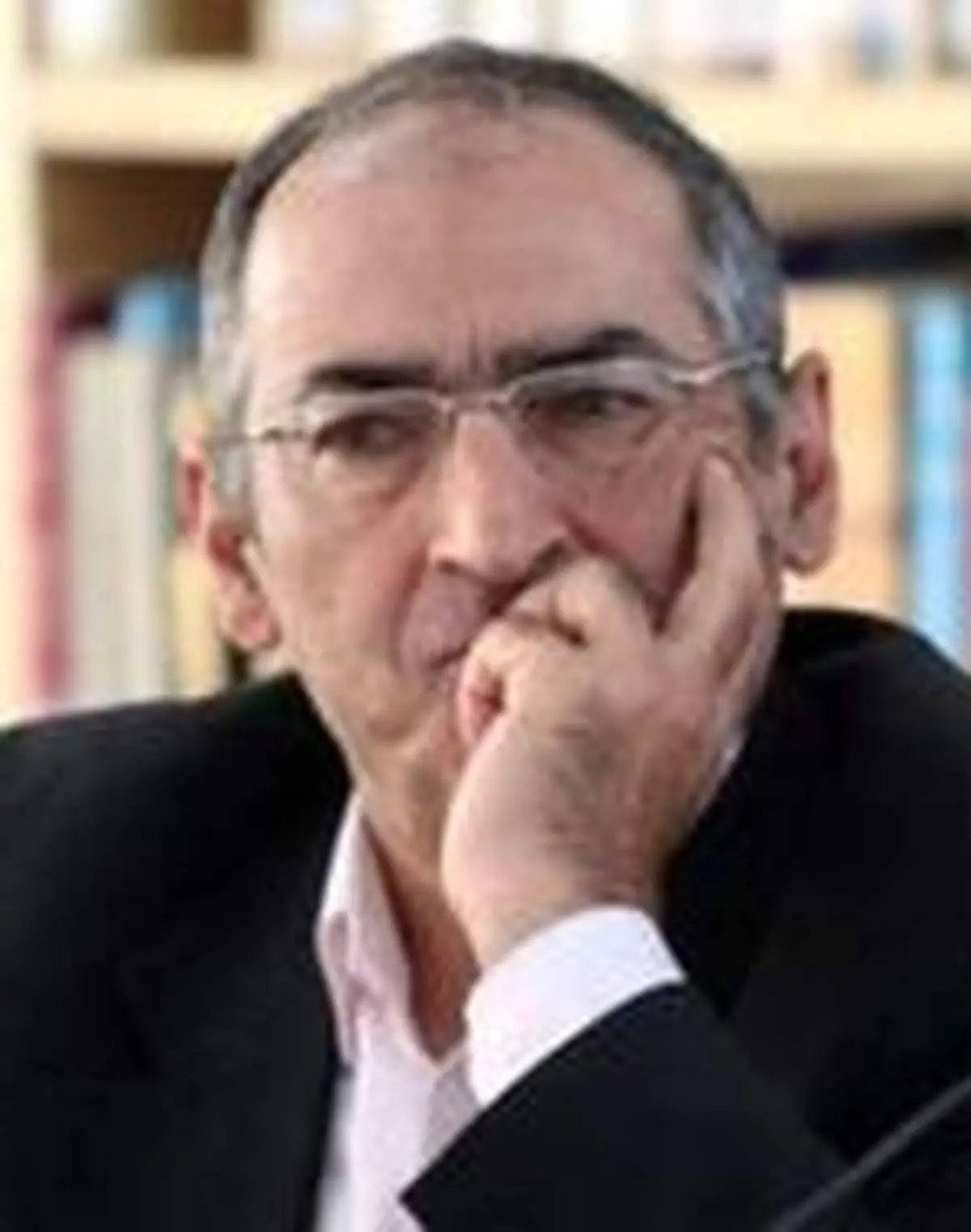 سخنرانی زیباکلام باز هم لغو شد