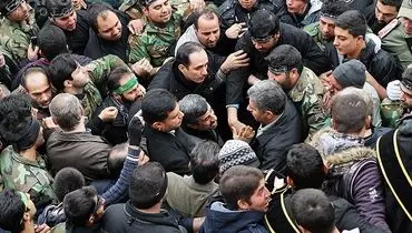 عکس/ احمدی‌نژاد در مراسم تشییع شهدا