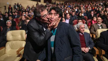 عکس/ بوسه پنجعلی بر صورت خداداد