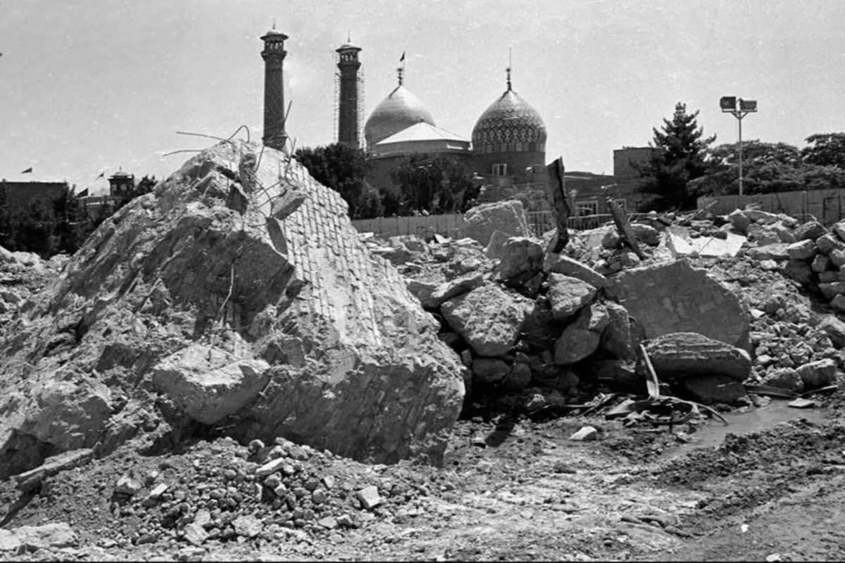 عکس:قبر رضاشاه پهلوی بعد از تخریب/شهرری 1359