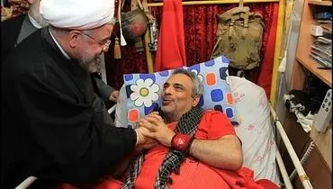 عکس/روحانی در کنار یک پرسپولیسی متعصب
