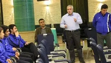 واکنش فتح الله زاده به شکست استقلال و شعار بی غیرت از سوی هواداران