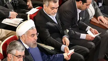 عکس/کاغذی که روحانی به برادرش داد