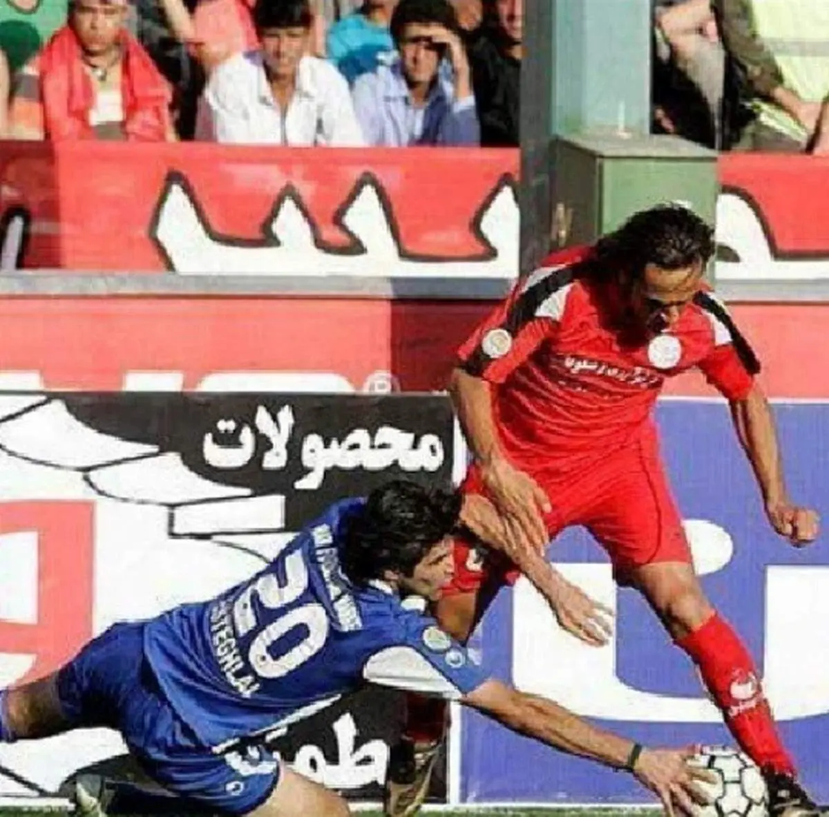 عكس/ بوسه پيروز بر پاي جادوگر؟!