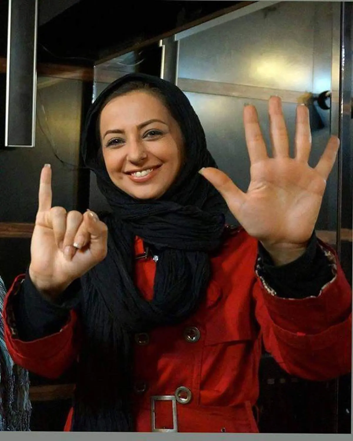 عکس/ هنرپیشه زن پرسپولیسی، کری می‌خواند