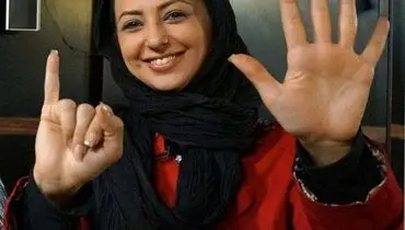 عکس/ هنرپیشه زن پرسپولیسی، کری می‌خواند