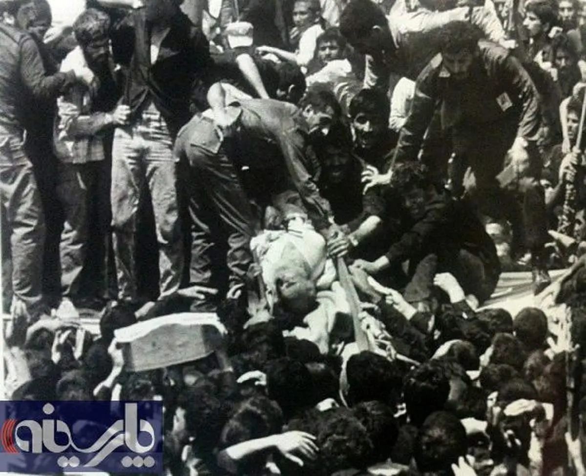 عکس دیده نشده ای از شکستن تابوت امام خمینی/خرداد 1368