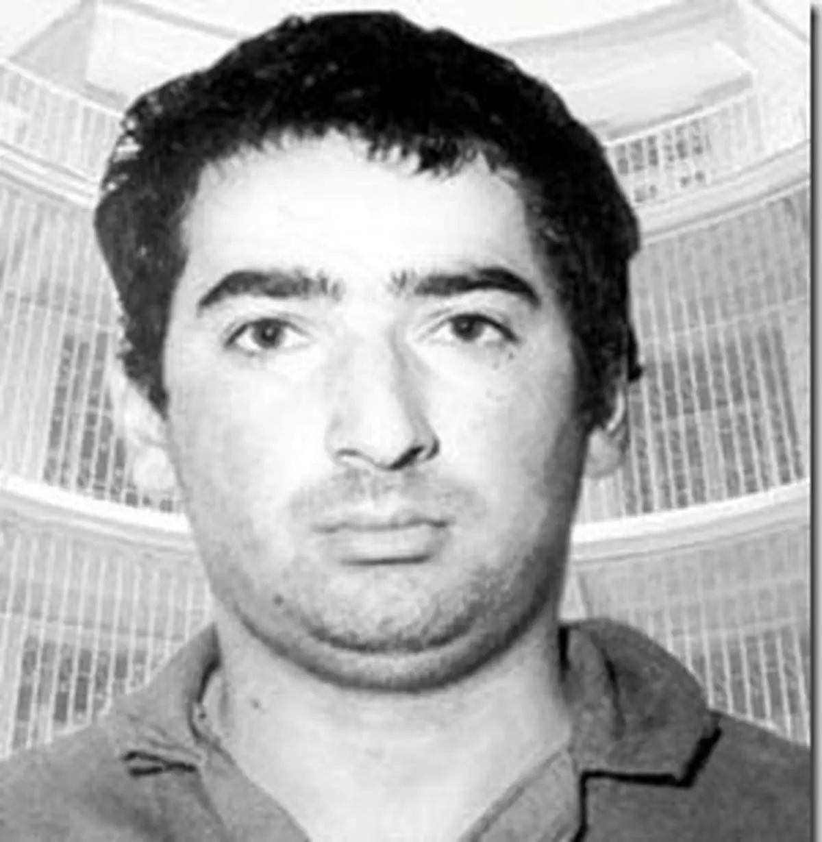 عکس/ زیباکلام در زندان