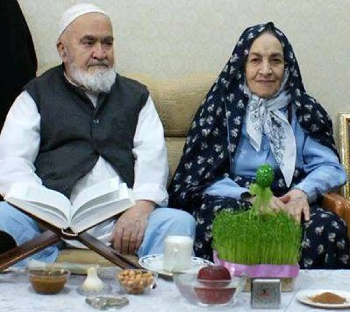 عکس:آیت الله منتظری و همسرش سر سفره هفت سین