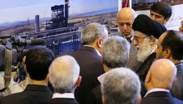 عکس/بازدید رهبر انقلاب از یک کارخانه