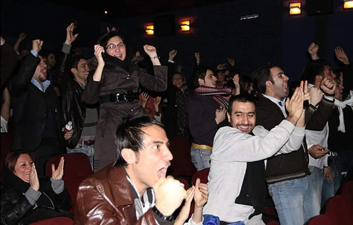 بالاخره بانوان می توانند در سینما فوتبال ببینند یا خیر؟