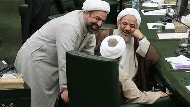 رسایی: بنده اصلا سگ ندارم تا پای کسی را گاز بگیرد!