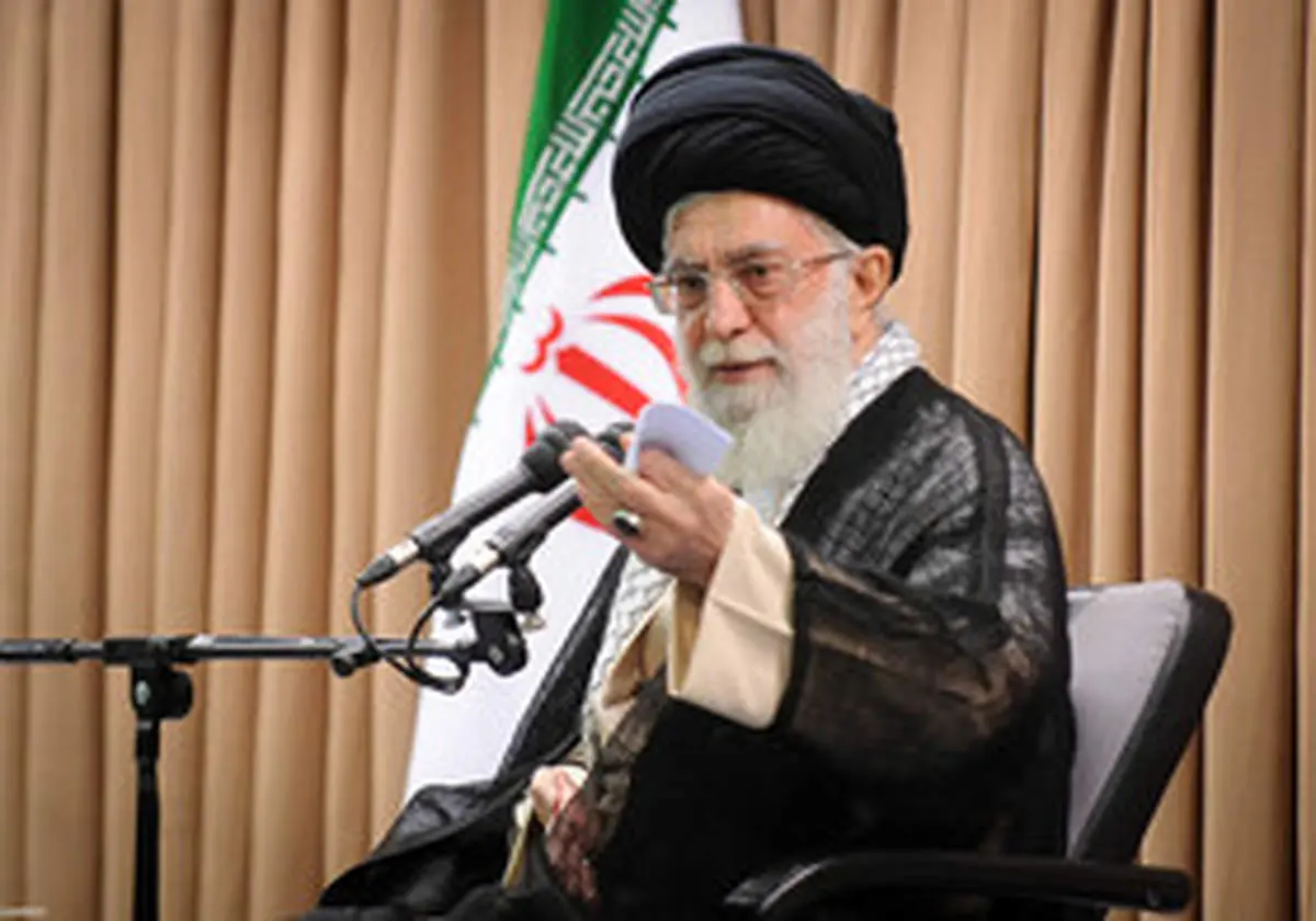 رهبر معظم انقلاب اسلامی: دولت را حمایت و تأیید میکنم/ به تیم مذاکرهکننده اعتماد داریم