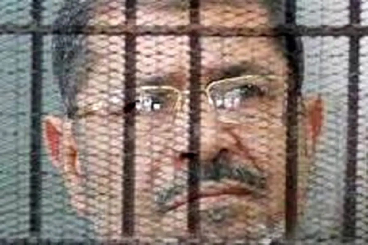 مرسی در دادگاه شعار "لبیک یا غزه" سر داد