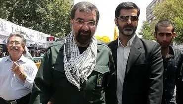محسن رضایی با لباس سپاه در راهپیمایی روز قدس