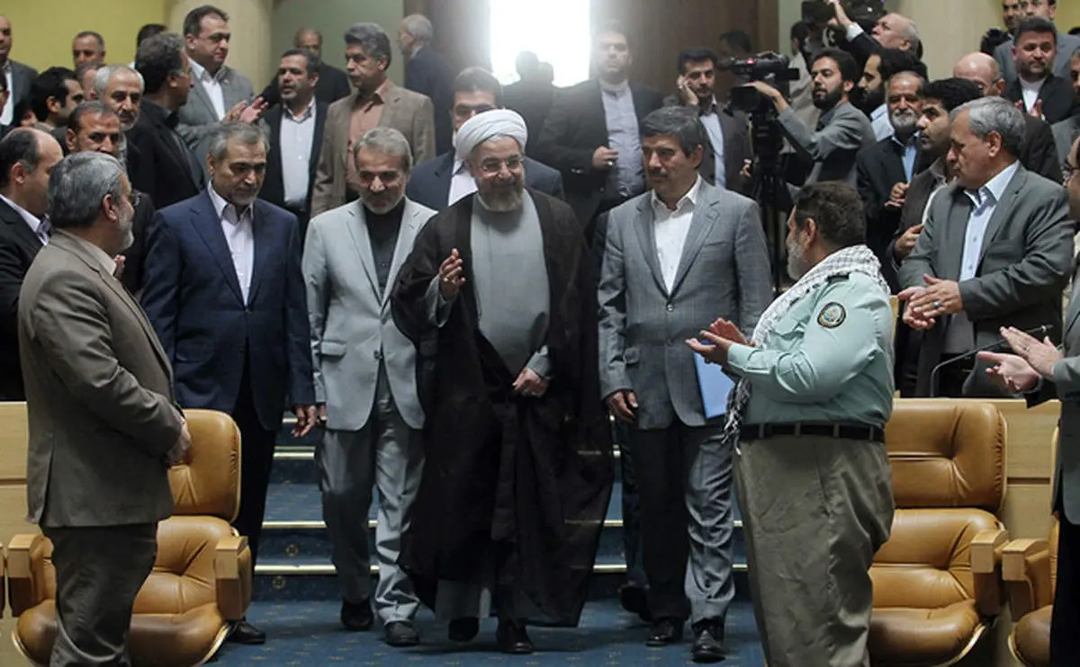خوش و بش روحانی با سرلشگر/عکس