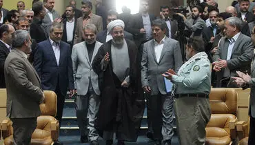 خوش و بش روحانی با سرلشگر/عکس