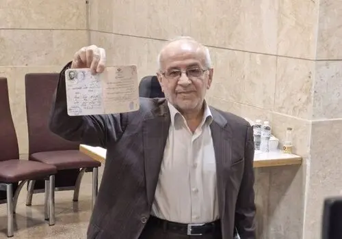 حضور حسن کامران در ستاد انتخابات وزارت کشور+ عکس