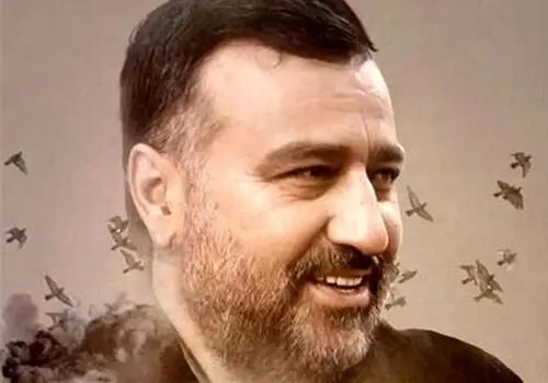 حضور شخصی با شباهت شگفت انگیز به شهید سلیمانی در مراسم شهید سید رضی موسوی+ عکس