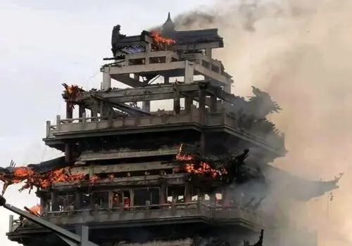 معبد ۱۵۰۰ ساله چین در آتش سوخت+ فیلم
