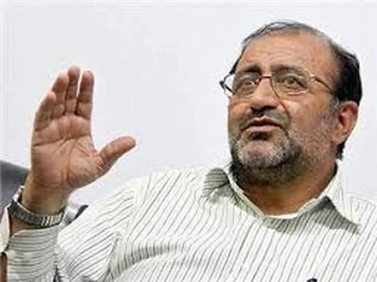 برکناری مشاور احمدی نژاد به دلیل اختلاف نظر با مشایی!