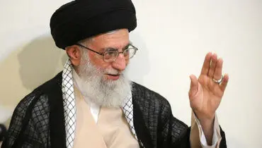 ایستادگی ملت ایران بسیاری از شخصیت‌های دنیا را به «دفاع مقتدرانه با دست خالی» معتقد کرد