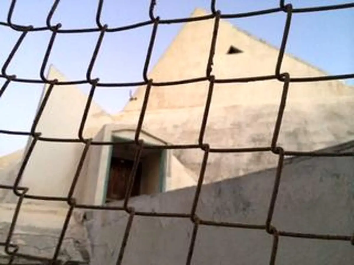 چه بر سر کاخ شاه در کیش آمده است؟!