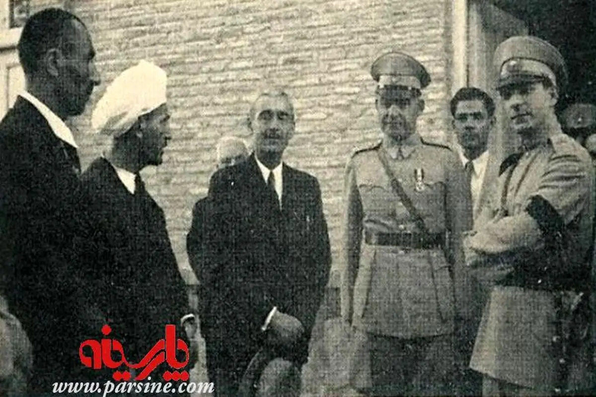 عکسی دیده نشده از دیدار محمدرضا پهلوی و قاضی محمد