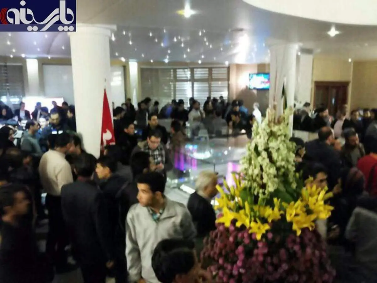 تجمع مالباختگان در جلوی دفاتر شرکت های پلمپ شده+تصاویر