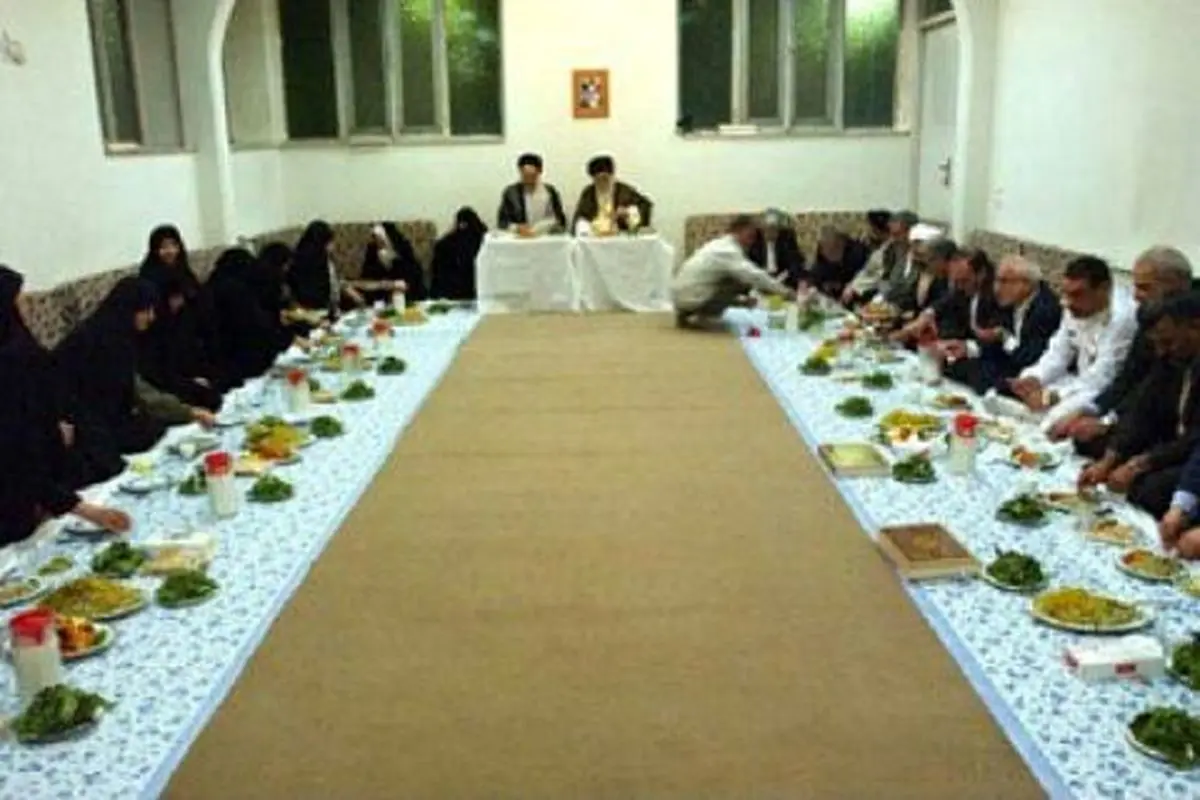 عکس دیده نشده از ضیافت شام رهبری و دولت خاتمی