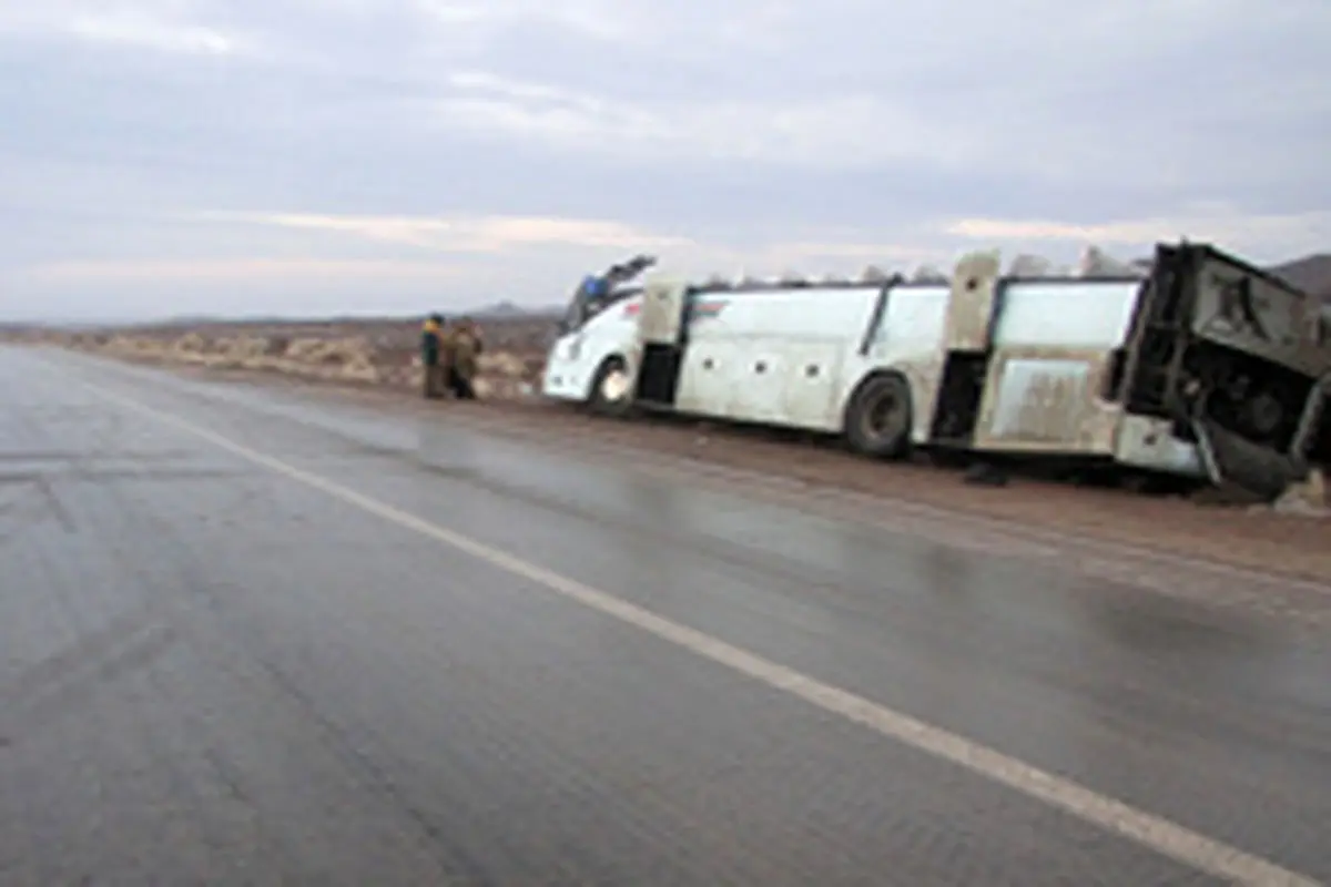 واژگونی خونین اتوبوس مسافربری در اتوبان قم