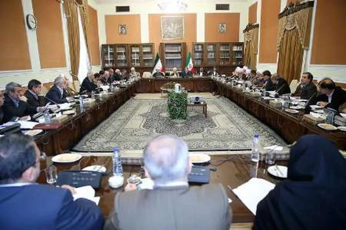 ورود افراد نیروهای مسلح در دسته بندی های سیاسی ممنوع شد