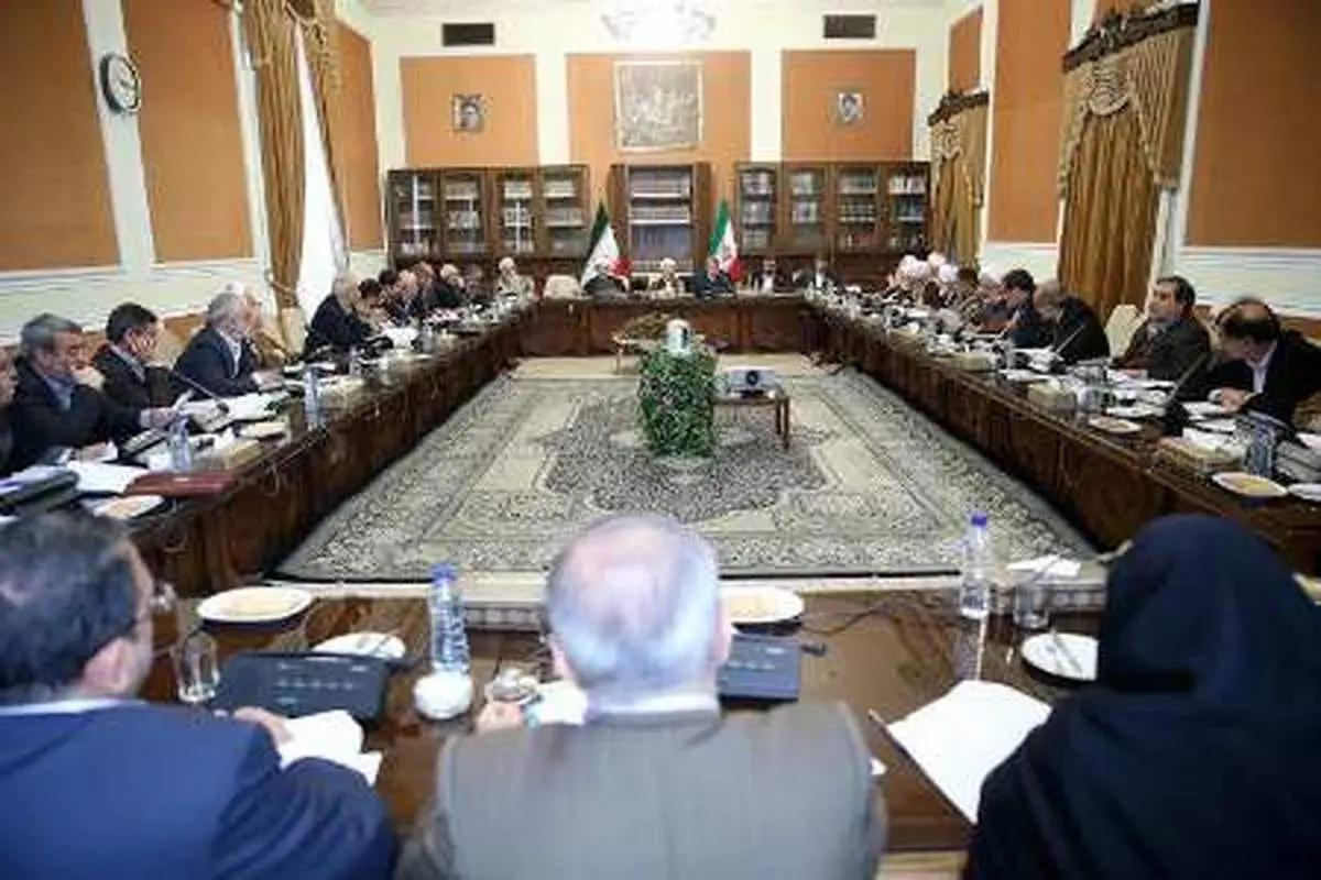 ورود افراد نیروهای مسلح در دسته بندی های سیاسی ممنوع شد